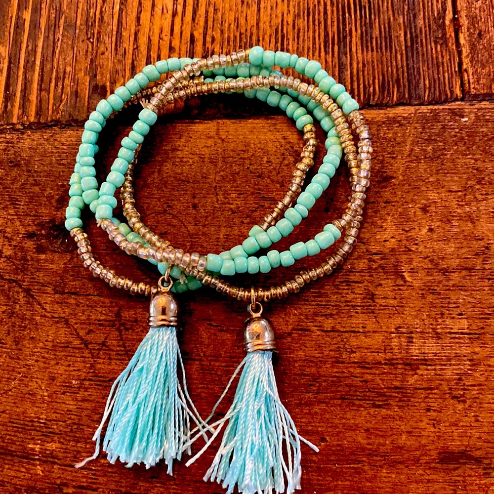 Pretty turquoise stretchy bracelet!